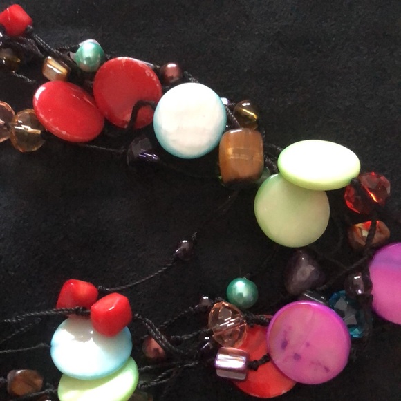 6 strand beaded necklace. - Picture 2 of 3